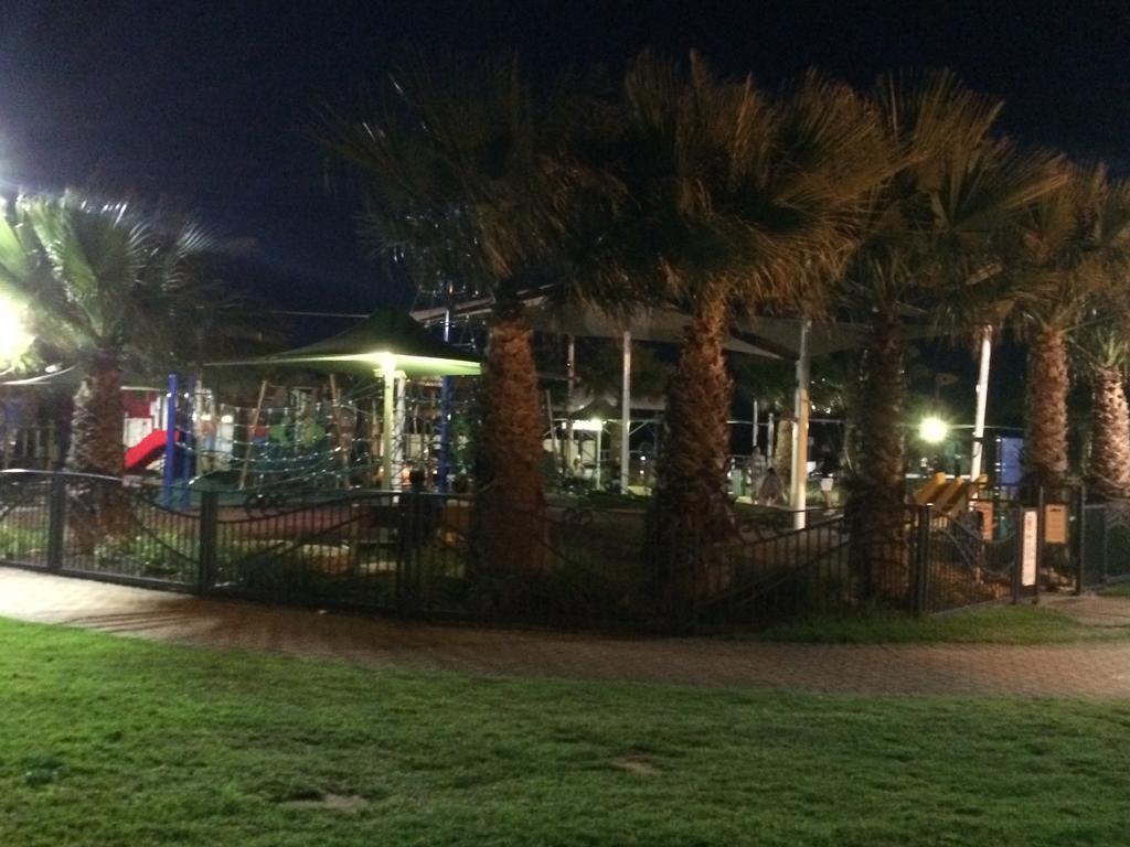 Adelaide - Semaphore Beach Front Εξωτερικό φωτογραφία